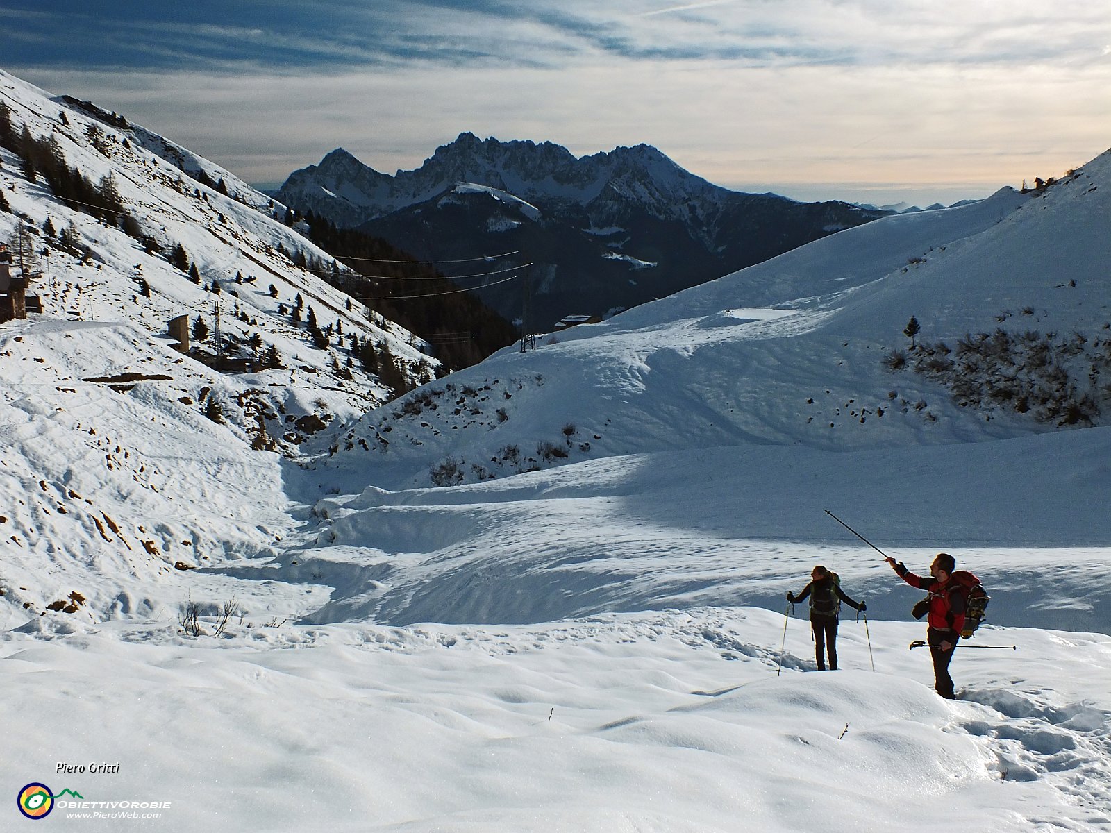 12 Il Sasna di fronte, il Pizzo Camino da sfondo.JPG